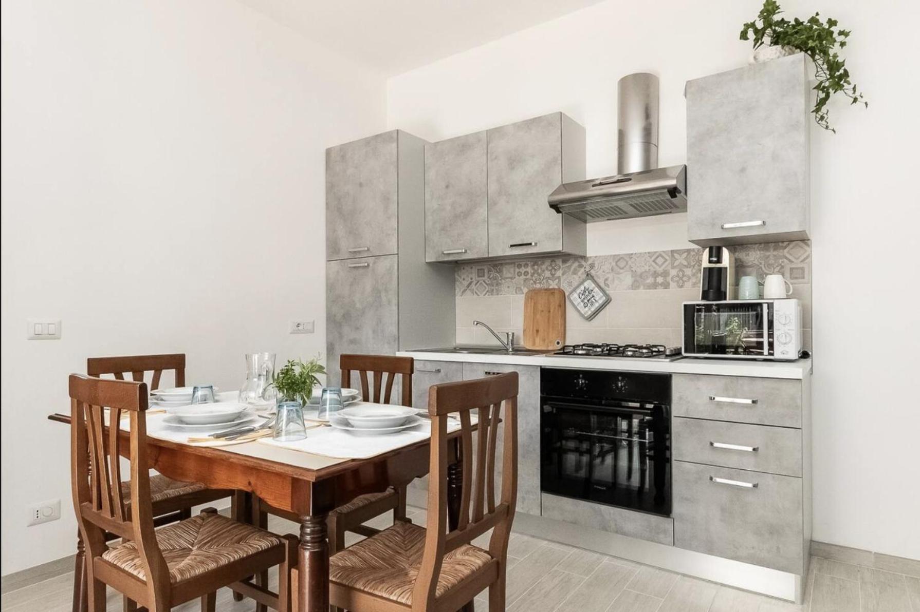 Villa Oasi Di Pace Sarzana à Luni Extérieur photo